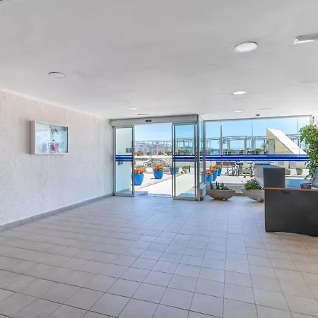 Goldhome - Karina Apartment *